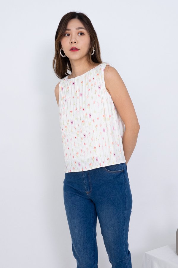 Camilia Floral Pleated Box Top in White Florals