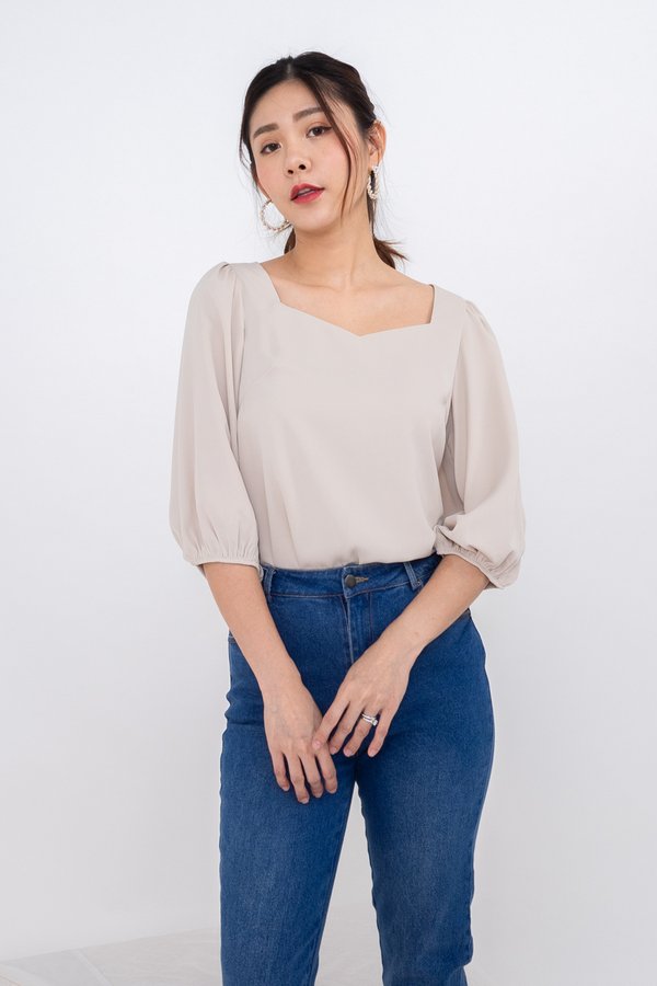 MADEBY3INUTE Louve Diamond Cut Sleeves Top in Taupe