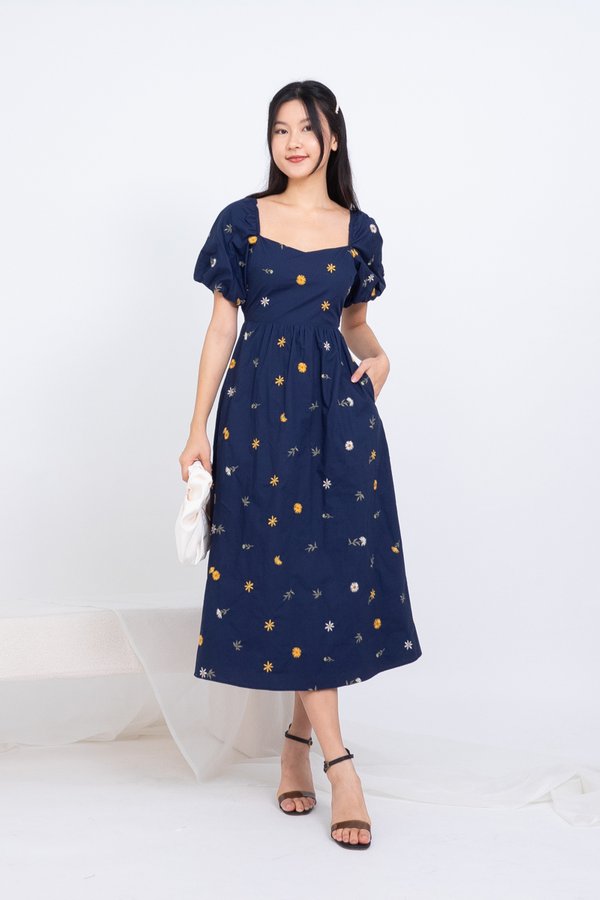 Davinia Back Cut Out Puffy Sleeved Midi Dress in Navy Florals