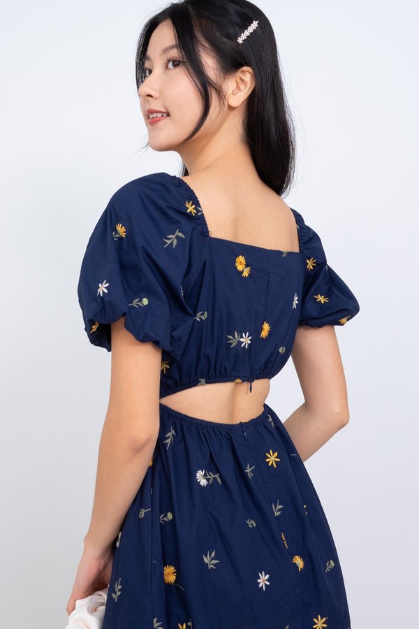 Davinia Back Cut Out Puffy Sleeved Midi Dress in Navy Florals