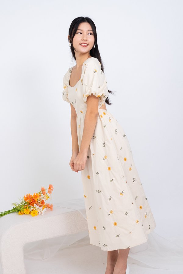 Davinia Back Cut Out Puffy Sleeved Midi Dress in Ecru Florals