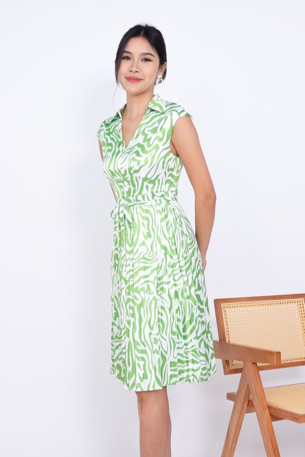Holleen Abstract Print Pleated Dress in Green