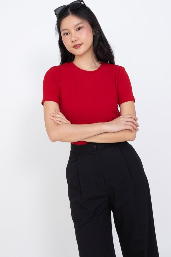 Dora Round Neck Basic Ribbed Top in Red