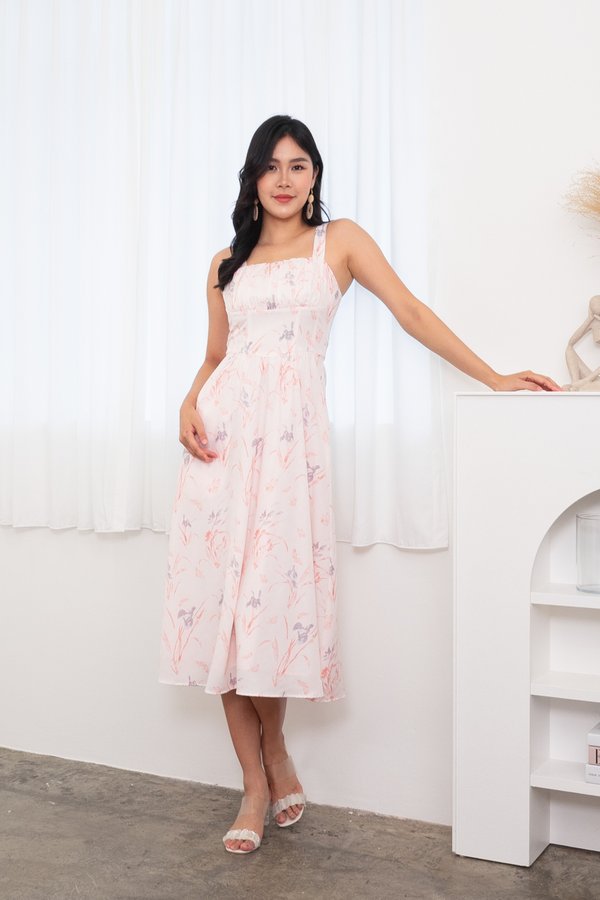 Jubilee Spag Ruched Midi Dress in Pink Florals