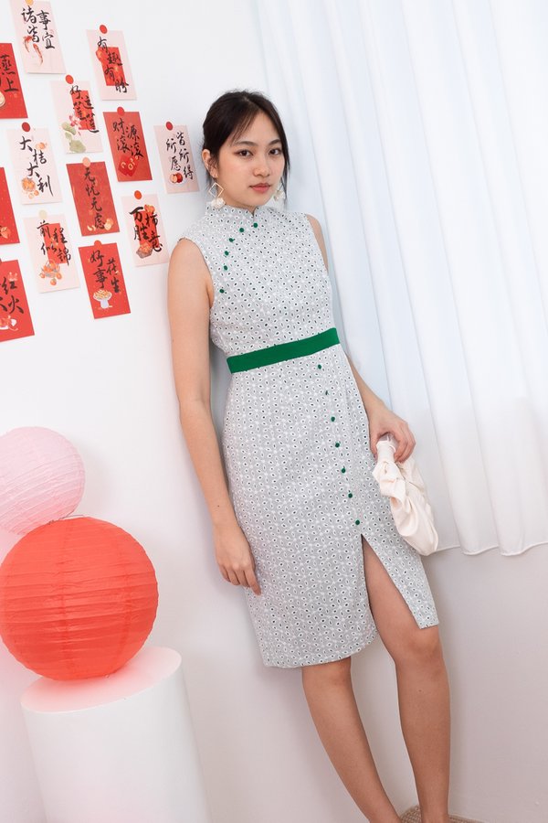 BACK IN STOCK Le (乐) Oriental Eyelet Center Slit Cheongsam Dress in Green