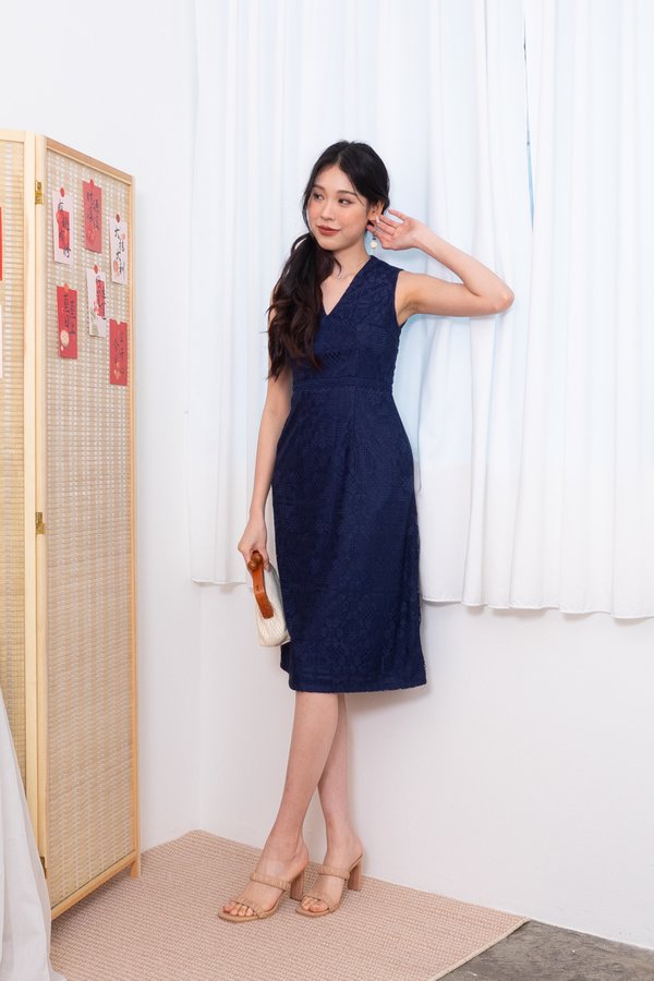 Qiu (秋) V Neck Removable Cape Lace Dress in Navy