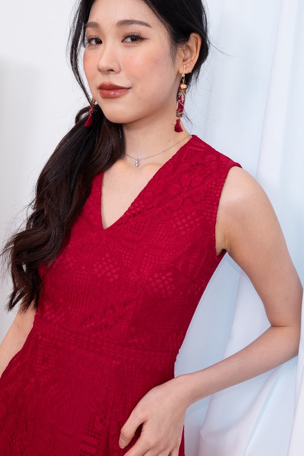 Qiu (秋) V Neck Removable Cape Lace Dress in Wine Red