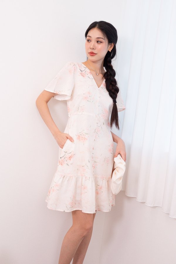 Jess Floral Flutter Sleeves Babydoll Dress in Peach Pink