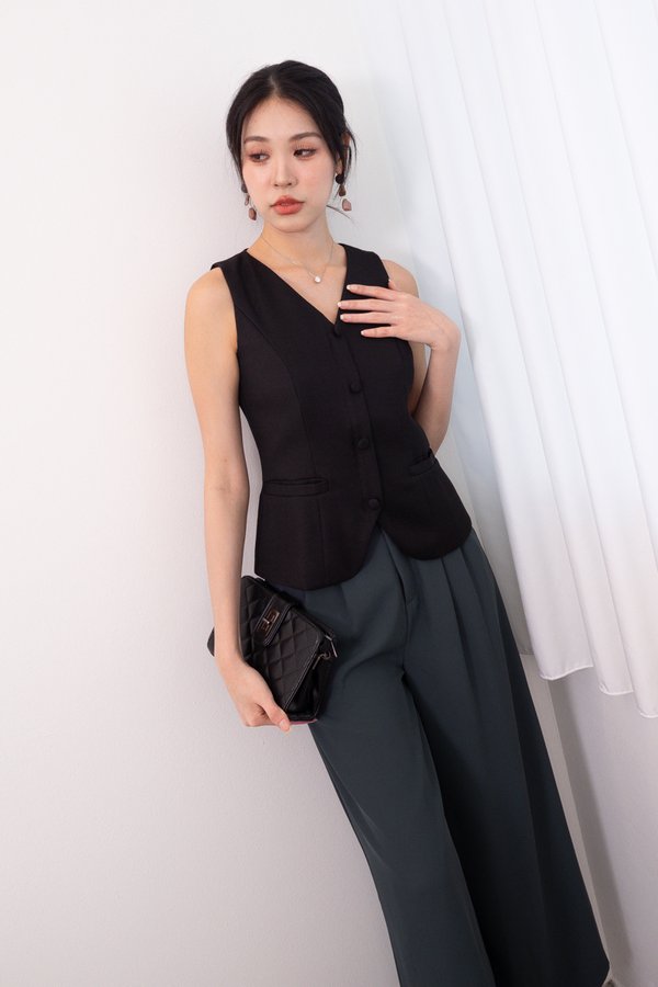 Hesper Front Zipper Tweed Vest Top in Black
