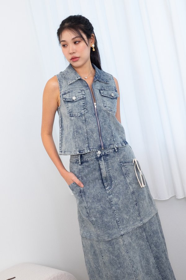 Benno Zip Up Denim Top in Denim Wash