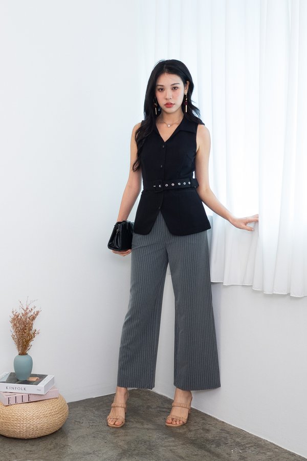 Cacey Collared Front Zipper Vest Top in Black