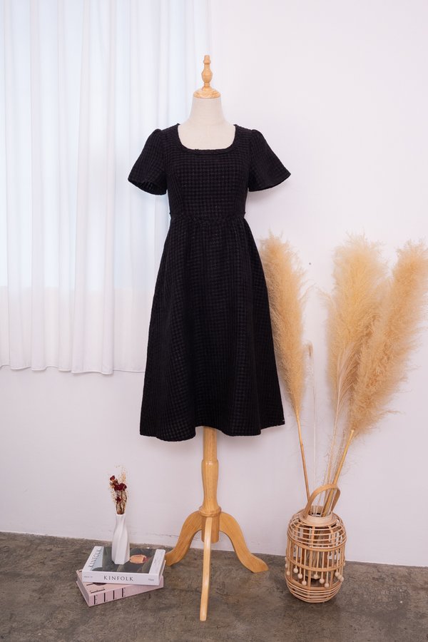 *PREORDER* Wynelle Tweed V Waist Midi Dress in Black