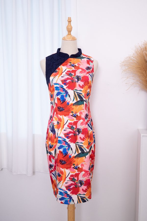 Hua Yue (花月) Removable Collar Floral Cheongsam Dress in Navy