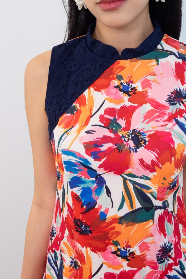 Hua Yue (花月) Removable Collar Floral Cheongsam Dress in Navy