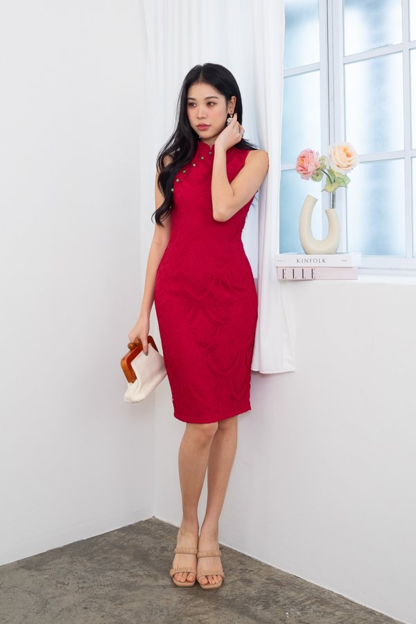Yun Xi (云汐) Scallop Crochet Bodycon Cheongsam Dress in Wine Red