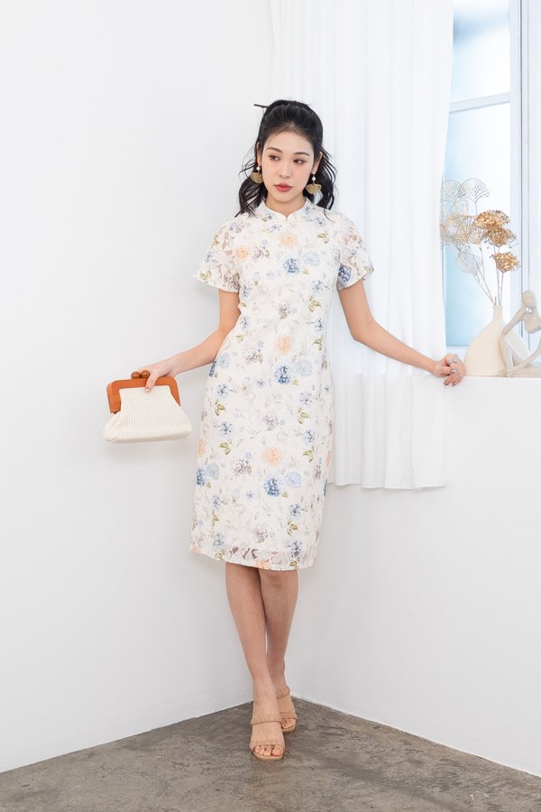 Hua Rui (花瑞) Floral Sleeved Lace Cheongsam Midi Dress in Blue