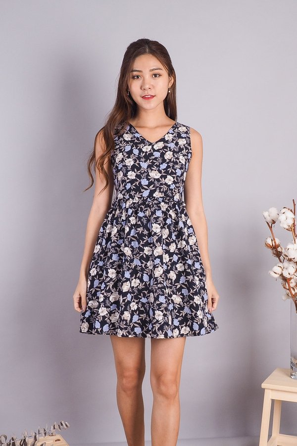 EXCLUSIVE - Stephanie V Neck Babydoll Dress in Navy Floral