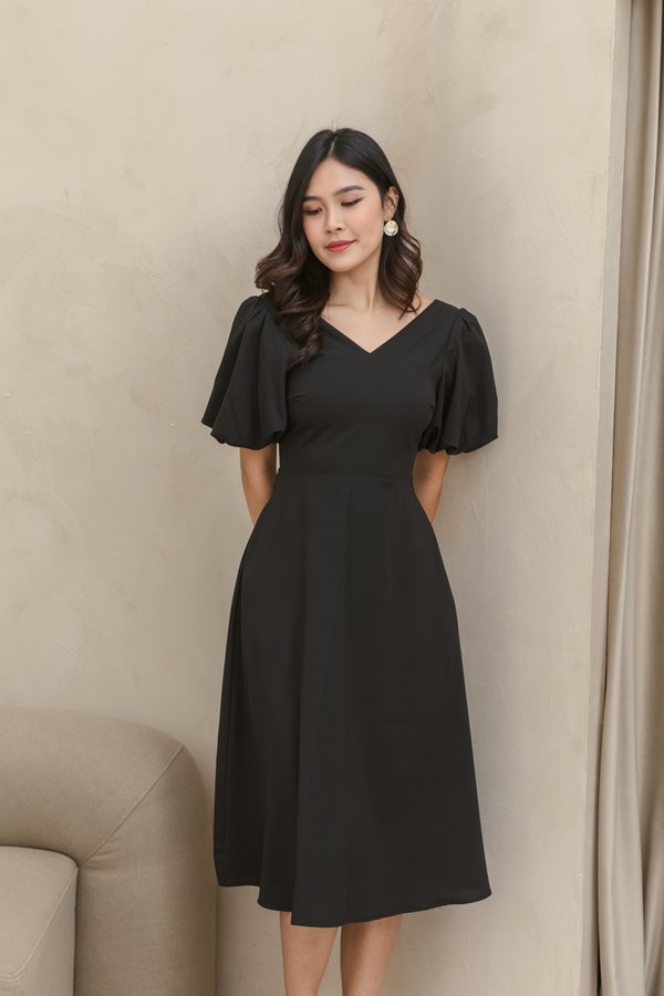 Queena Puffy Sleeves Back Bow Midi Dress in Classic Black